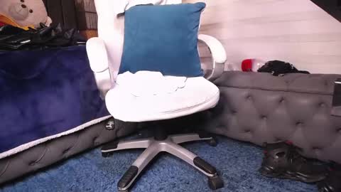 dirty_27cms online show from February 22, 9:15 pm