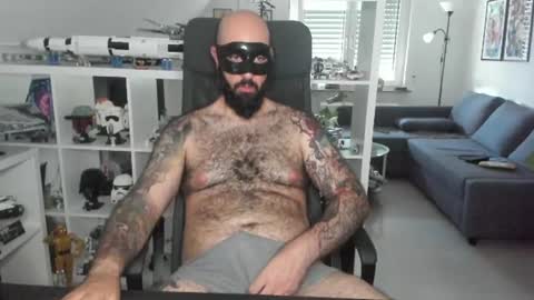 Robert online show from August 3, 3:51 pm