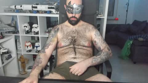 Robert online show from February 8, 6:01 pm