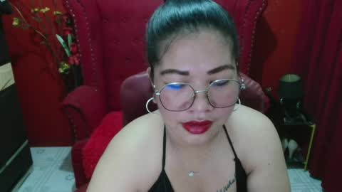 LatexQueen online show from April 22, 6:04 pm