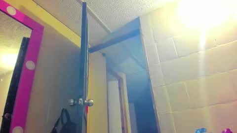 Mia Alejandra online show from December 4, 8:58 am