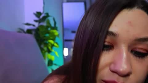 Tia online show from March 26, 10:15 pm