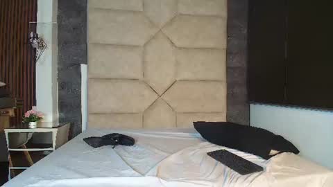 DIVINE online show from July 26, 2:31 am
