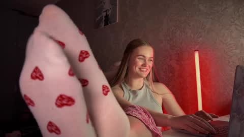 Snapshot of divine_hannah chatting on February 26, 2:08 am Hannah online show from February 26, 2:08 am