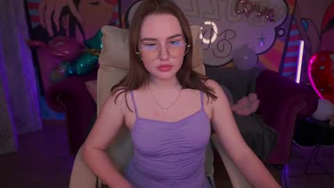 Snapshot of divinejasss chatting on February 19, 5:06 pm DivineJasss online show from February 19, 5:06 pm