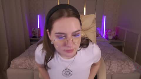 Snapshot of divinejasss chatting on February 22, 12:16 am DivineJasss online show from February 22, 12:16 am
