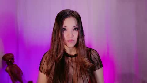 Snapshot of divinelynn chatting on February 11, 12:25 pm DivineLynn online show from February 11, 12:25 pm