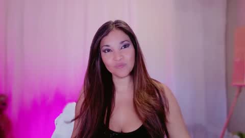 Snapshot of divinelynn chatting on February 25, 1:21 pm DivineLynn online show from February 25, 1:21 pm