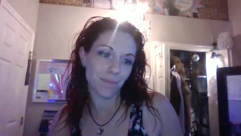 Snapshot of dixieglam chatting on February 27, 1:19 am dixieglam online show from February 27, 1:19 am