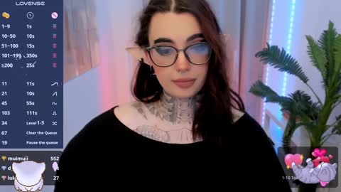 dixipixi_ online show from January 19, 8:39 am