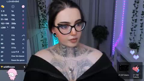 dixipixi_ online show from February 7, 6:38 am