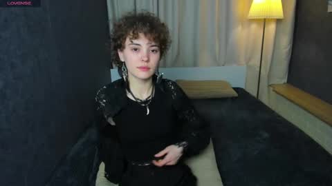 Snapshot of dizer_clop chatting on February 19, 6:43 pm Dizer online show from February 19, 6:43 pm