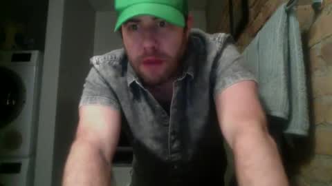 Snapshot of dj_chaterbate chatting on December 21, 4:09 am DJ Chaterbate online show from December 21, 4:09 am
