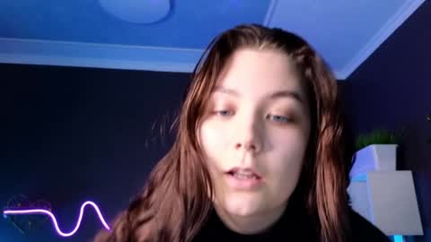 Snapshot of djennapalme chatting on February 1, 9:43 am Jenia online show from February 1, 9:43 am