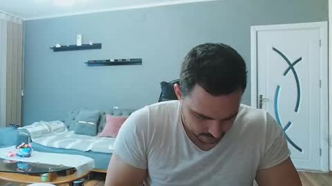 STR8 BOYv online show from October 7, 9:05 am