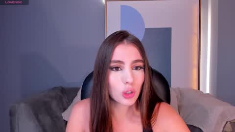 Snapshot of dolcieelliot chatting on March 3, 12:04 am Dolcie online show from March 3, 12:04 am