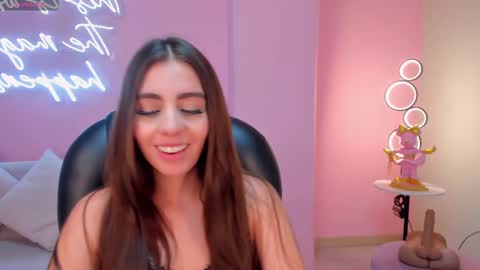 Snapshot of dolcieelliot chatting on February 27, 3:26 pm Dolcie online show from February 27, 3:26 pm