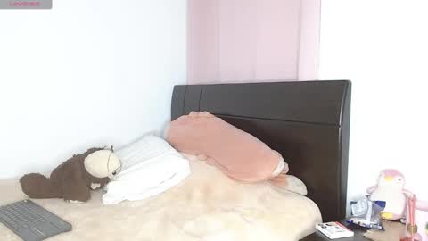 Snapshot of doll_and_sex chatting on December 5, 4:04 am Auro and Santiago online show from December 5, 4:04 am
