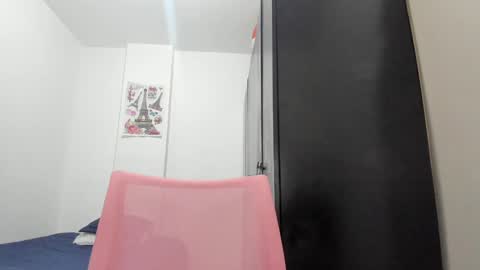 Snapshot of doll_oriana chatting on December 17, 7:26 pm doll_oriana online show from December 17, 7:26 pm