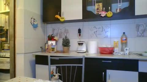 Snapshot of doll_stylish_ chatting on February 10, 3:24 am dol online show from February 10, 3:24 am