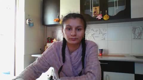 Snapshot of doll_stylish_ chatting on January 29, 8:18 am dol online show from January 29, 8:18 am