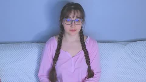 Tessa online show from March 9, 3:05 pm