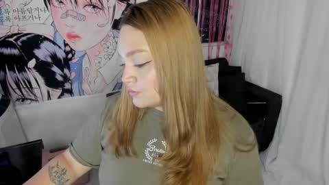 Snapshot of doll_venus chatting on September 12, 1:07 am Roxana independent model can you help me reach 100 hands up uwu online show from September 12, 1:07 am