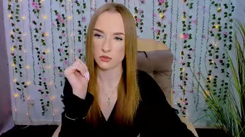 Snapshot of doll_vey chatting on March 9, 9:24 am doll_vey online show from March 9, 9:24 am