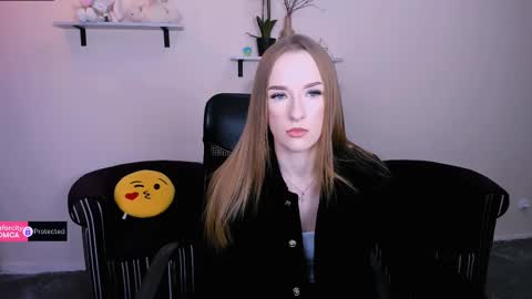 Snapshot of doll_vey chatting on February 25, 10:37 am doll_vey online show from February 25, 10:37 am