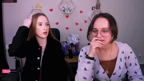 Snapshot of doll_vey chatting on March 1, 12:23 pm doll_vey online show from March 1, 12:23 pm