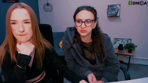Snapshot of doll_vey chatting on March 3, 9:33 am doll_vey online show from March 3, 9:33 am