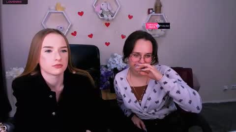 Snapshot of doll_vey chatting on March 1, 3:27 pm doll_vey online show from March 1, 3:27 pm