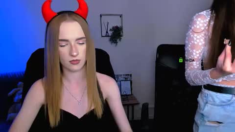 Snapshot of doll_vey chatting on September 12, 1:35 pm doll_vey online show from September 12, 1:35 pm