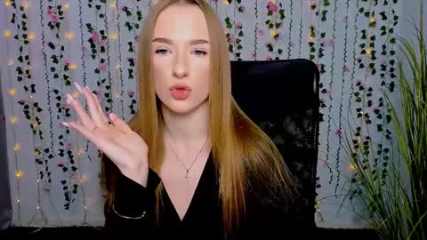 Snapshot of doll_vey chatting on March 7, 12:34 pm doll_vey online show from March 7, 12:34 pm