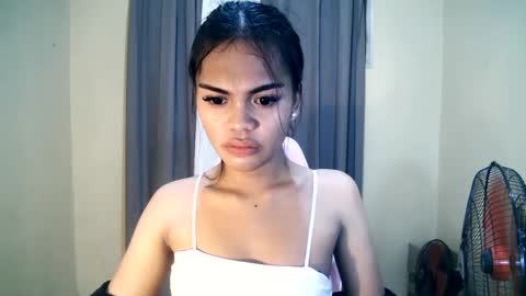 dolly_angel2 online show from February 24, 12:05 pm