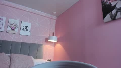 Call me Zoe  online show from October 20, 9:09 pm