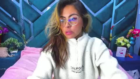 dollyjuicy1 online show from February 28, 3:48 am
