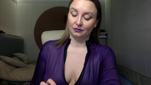 Snapshot of dom_mummy chatting on February 18, 6:26 am DOM MUMMY online show from February 18, 6:26 am