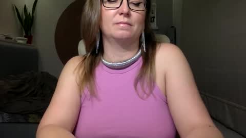 Snapshot of dom_mummy chatting on October 13, 7:27 pm DOM MUMMY online show from October 13, 7:27 pm