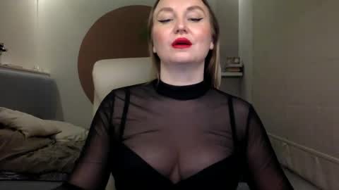 Snapshot of dom_mummy chatting on January 18, 3:38 pm DOM MUMMY online show from January 18, 3:38 pm