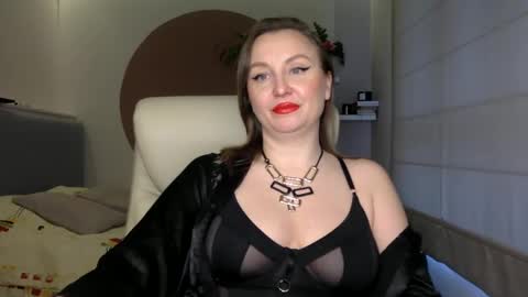 Snapshot of dom_mummy chatting on March 8, 6:32 am DOM MUMMY online show from March 8, 6:32 am