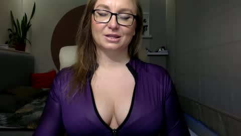 DOM MUMMY online show from November 27, 7:38 am