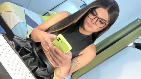 Snapshot of domina_angela chatting on September 19, 2:48 am ANGELA online show from September 19, 2:48 am