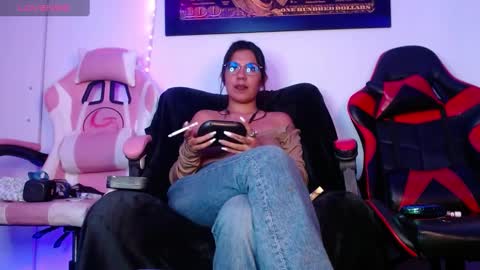 Snapshot of domina_lia chatting on December 4, 4:04 am Domina Lia online show from December 4, 4:04 am