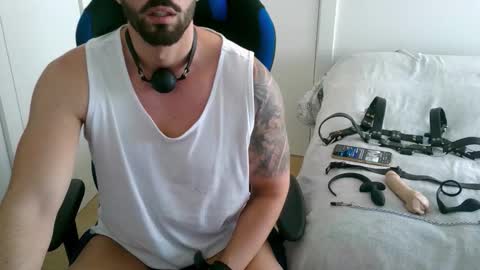 DominatedTitan online show from November 8, 11:02 am