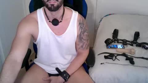 DominatedTitan online show from November 14, 6:32 pm