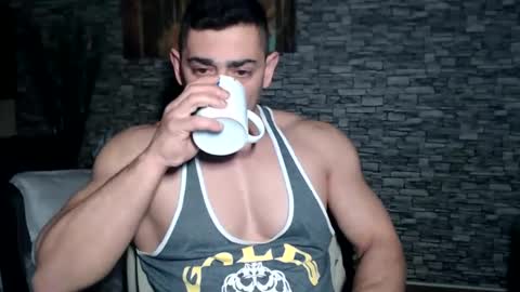 Snapshot of dominatemuscle chatting on January 13, 6:27 am Kevin online show from January 13, 6:27 am