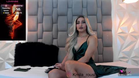 Snapshot of dominatrix_camila chatting on December 16, 7:15 am Camila Roushell online show from December 16, 7:15 am