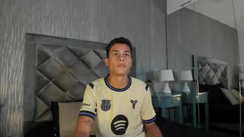 dominic_burk online show from November 6, 7:39 pm