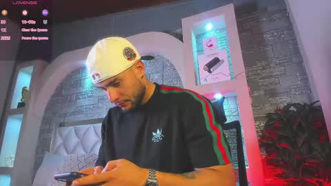 dominic de luca online show from October 3, 4:54 am